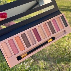 NAKEDS BEAUTY Shimmer Pearl Eyeshadow Palette